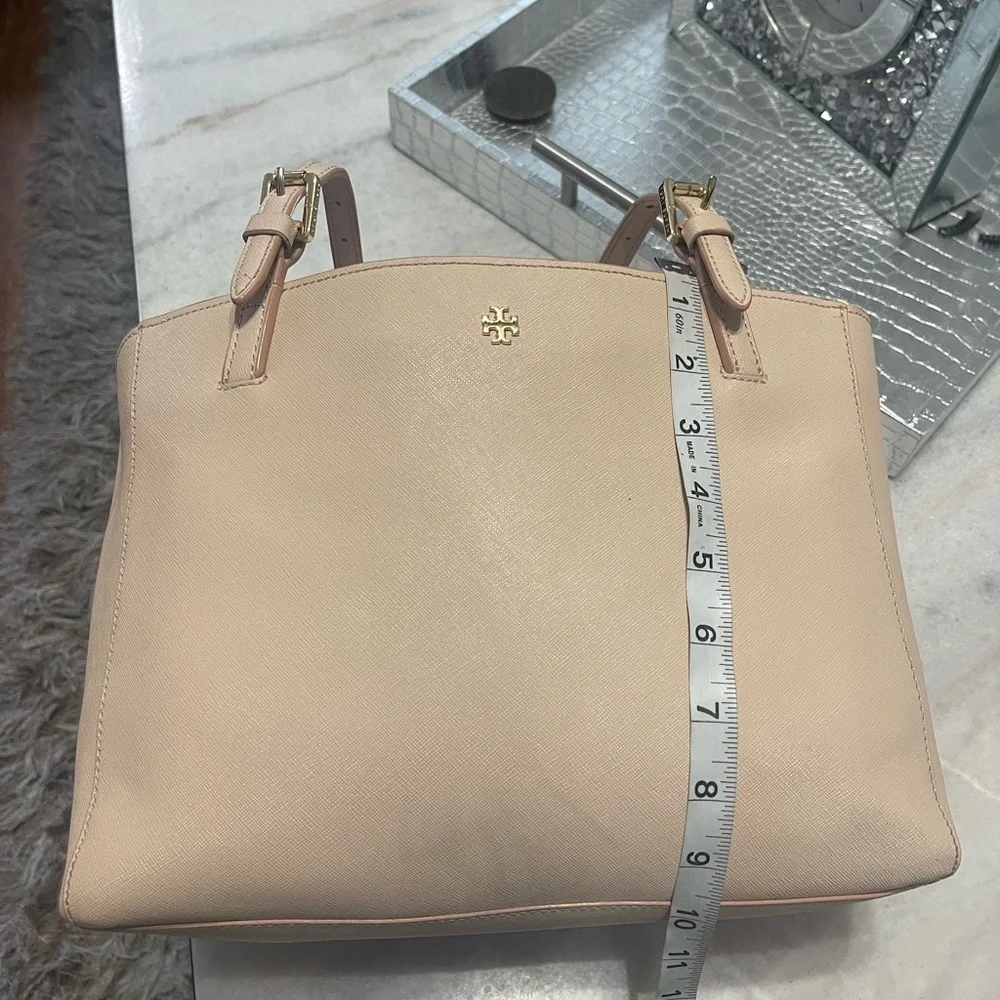 Tory Burch" Emerson Tote - Picture 10 of 15